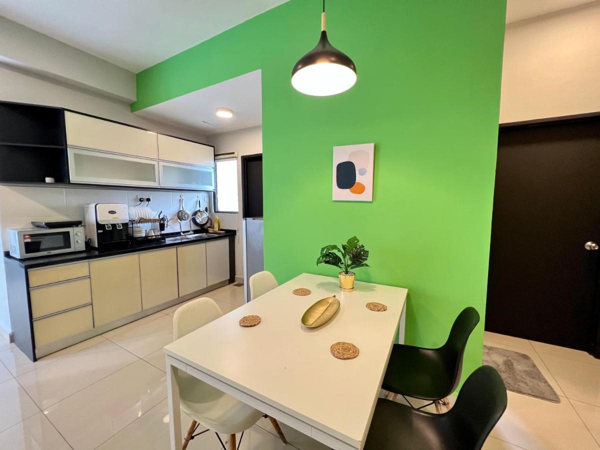 Riverview 8pax 2br In Kbtown Ps4, Netflix A-1-12 Apartment Kota Bharu